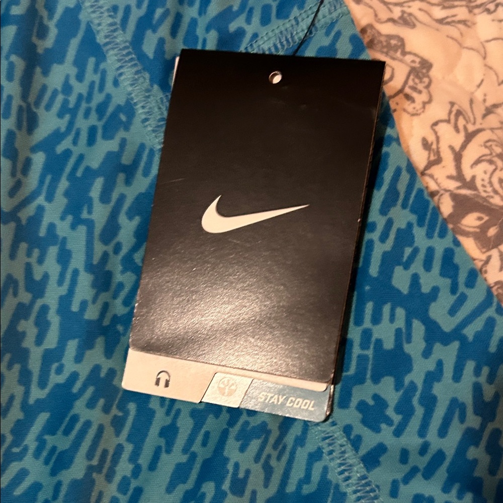 Nike Blue Patterned Women's Tee - Picture 3 of 4